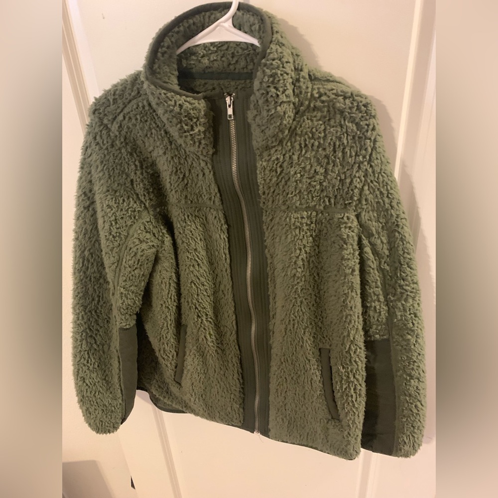 Abercrombie and Fitch women’s fleece army green jacket size large